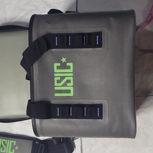 Large gray green insulated cooler can summer USIC new soft pack 40 can bag strap - Picture 5 of 11